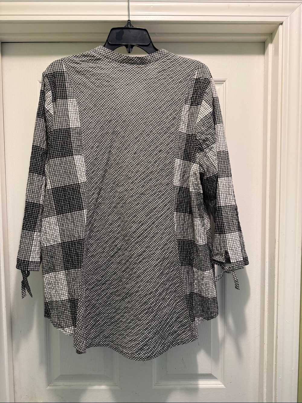 Habitat Crinkled Gauze Tunic Top XL Plaid V Neck High Low - Picture 3 of 6